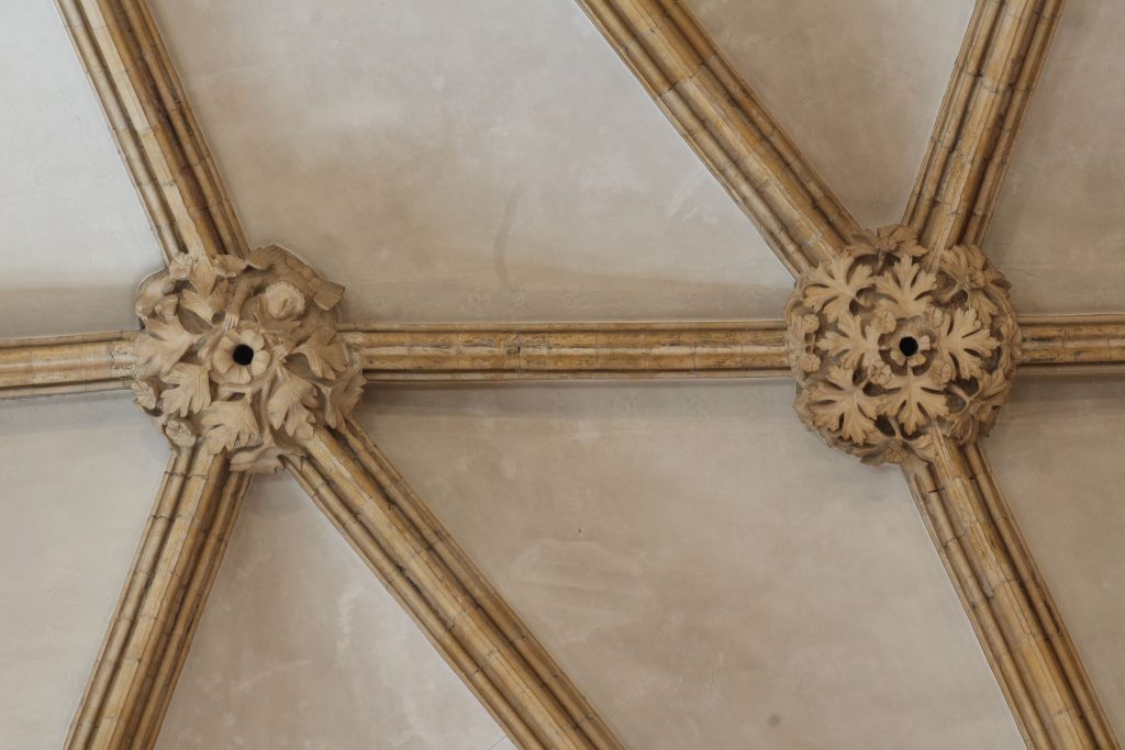 Image of bosses and ribs in the east crossing at Lincoln Cathedral 